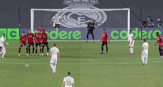 因台风影响，iG vs BLG比赛延期一个月，节节还在帮iG