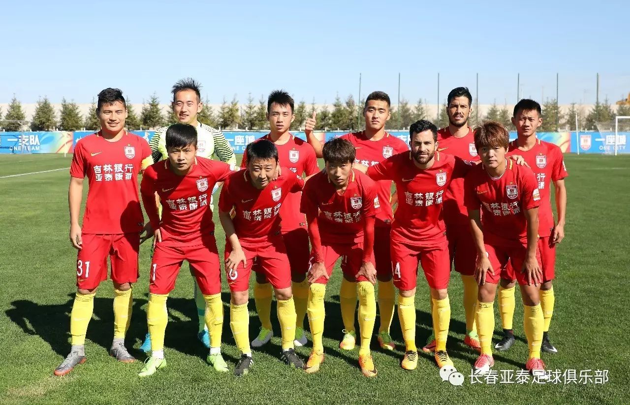 西伯恩借挡拆过人 突入起飞双手暴扣